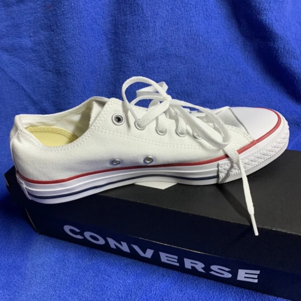 Women’s converse